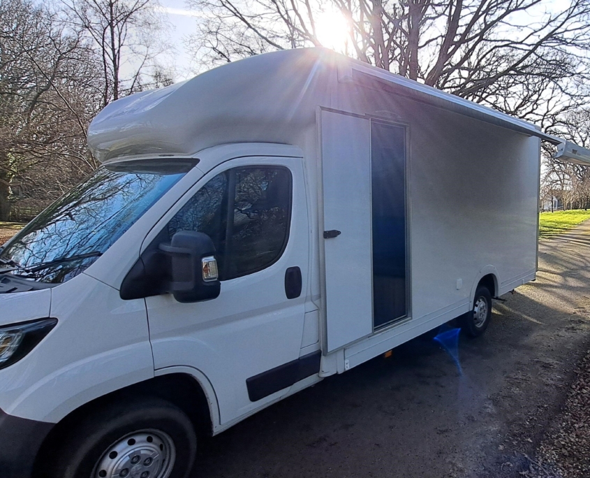 Ducato / Relay / Boxer Lowloader Box van Race Shuttle
