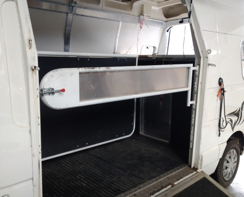 Vauxhall Movanno / Renault Master Horsebox