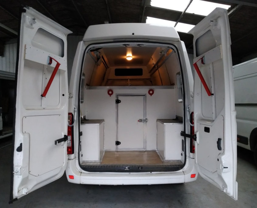 Vauxhall Movanno / Renault Master Horsebox