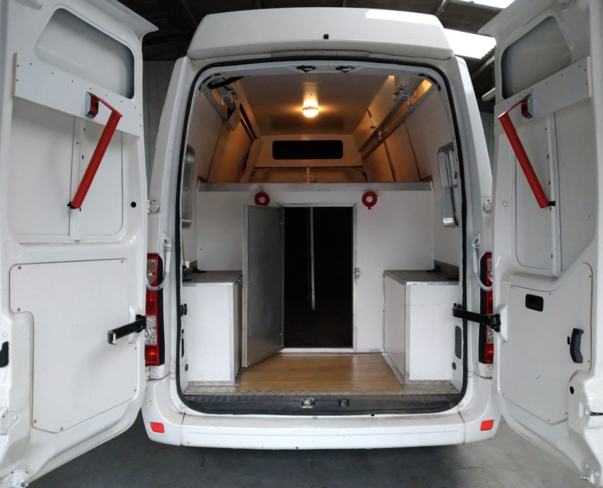 Vauxhall Movanno / Renault Master Horsebox